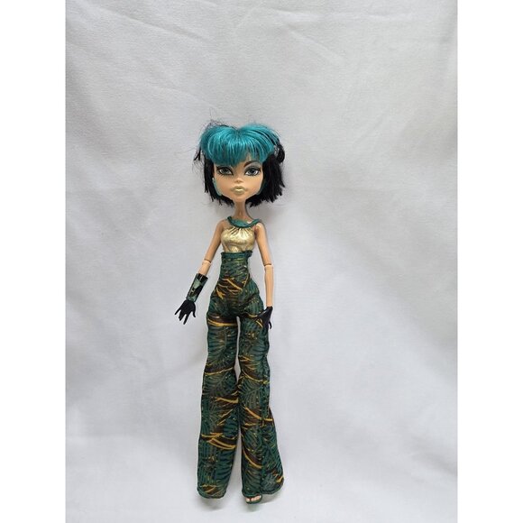 Monster High 2012 Skull Shores Cleo de Nile Doll- Black Hands - Picture 1 of 15